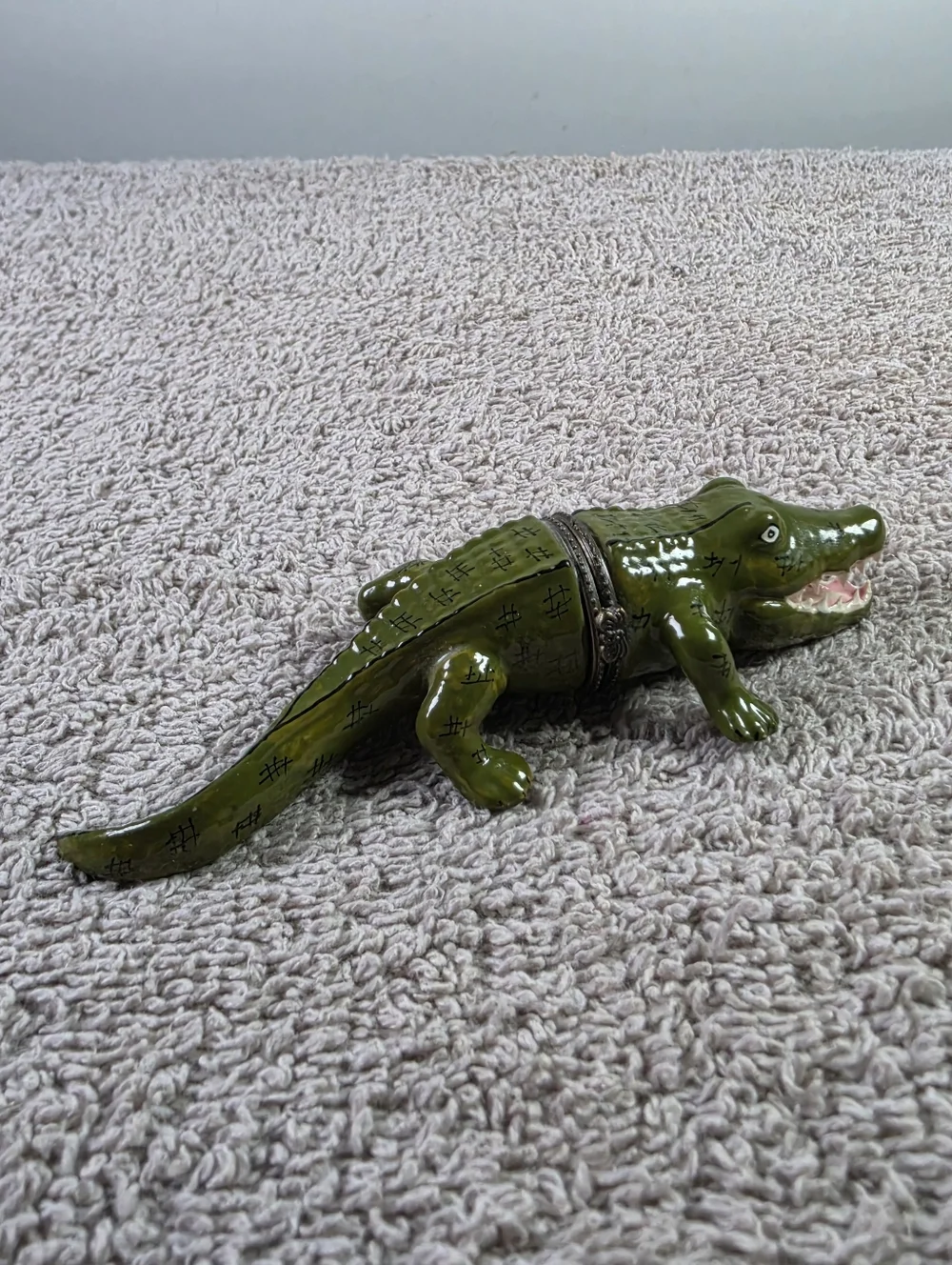 Green Enameled Alligator Trinket Box for Reptile Lovers
